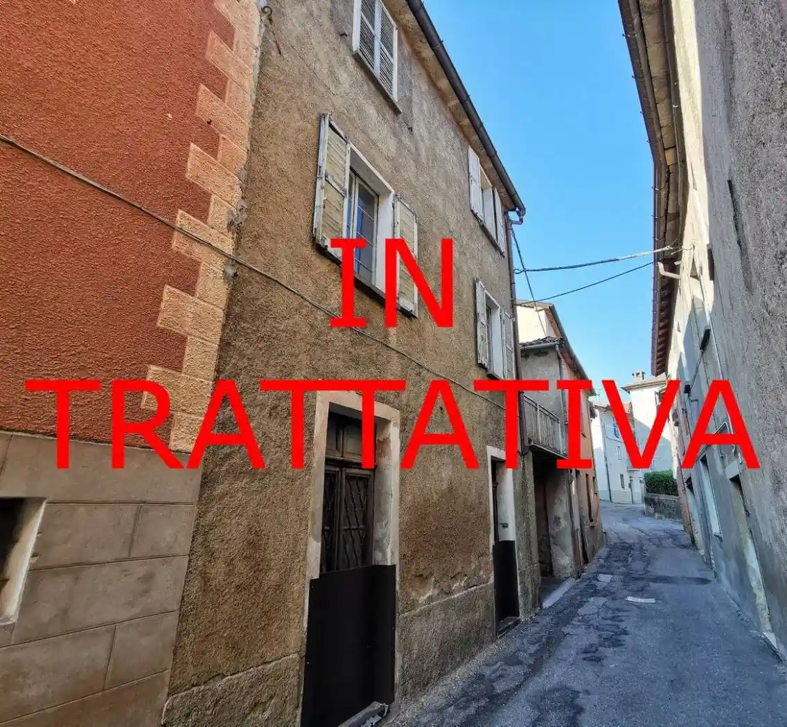 Casa indipendente in vendita a Cuasso al Monte