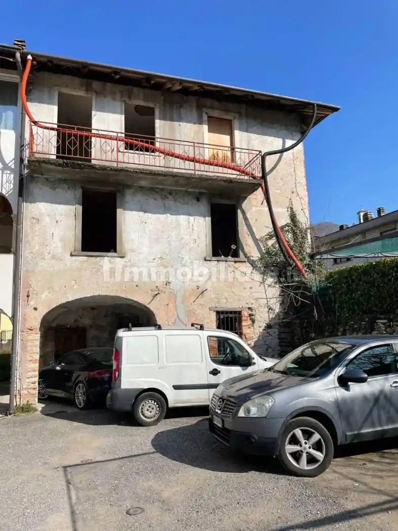 Casa indipendente in vendita a Pradalunga