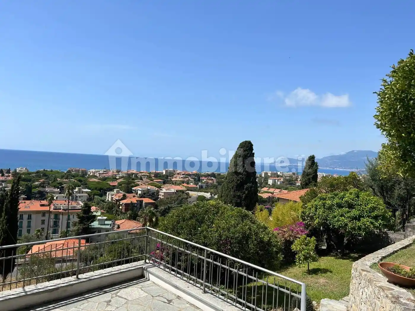 Villa in vendita a Bordighera