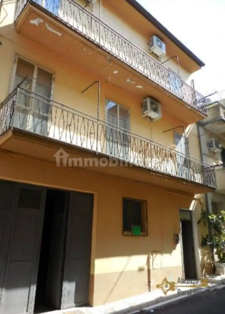 Appartamento in vendita a Furci