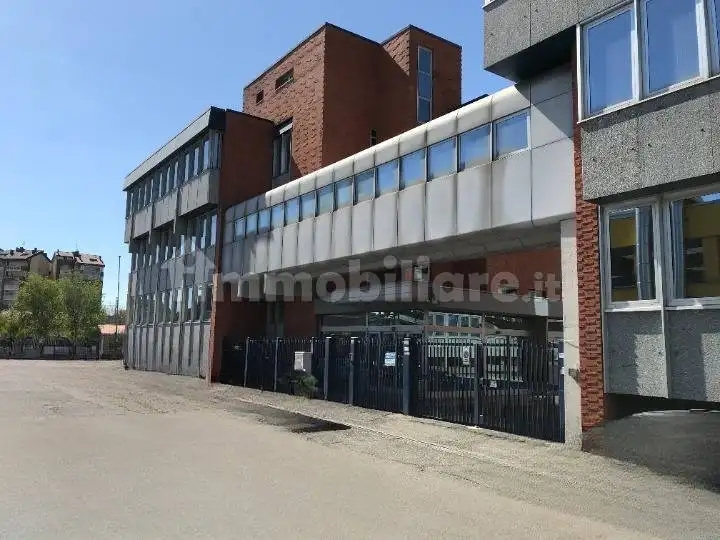 Palazzo - Edificio in affitto a Moncalieri