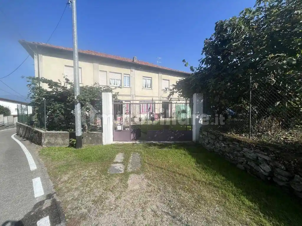 Villa in vendita a Cadrezzate con Osmate