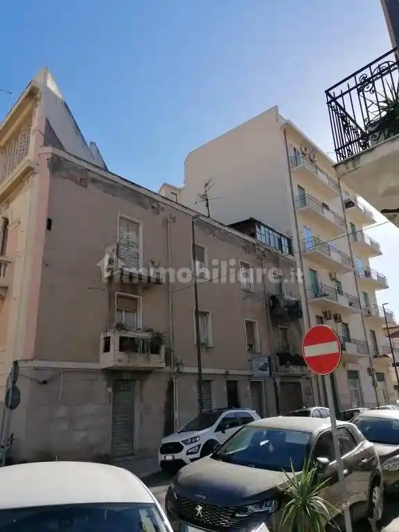 Palazzo - Edificio in vendita a Reggio Calabria