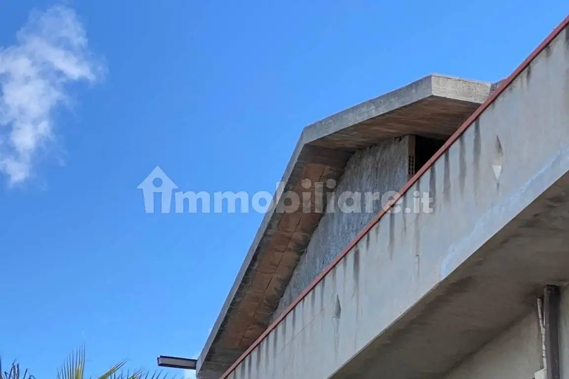 Palazzo - Edificio in vendita a Bovalino