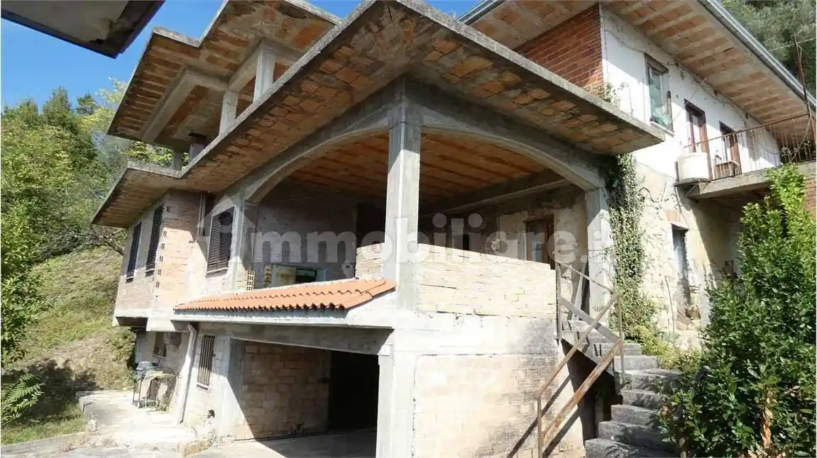 Rustico - Casale in vendita a Ripi