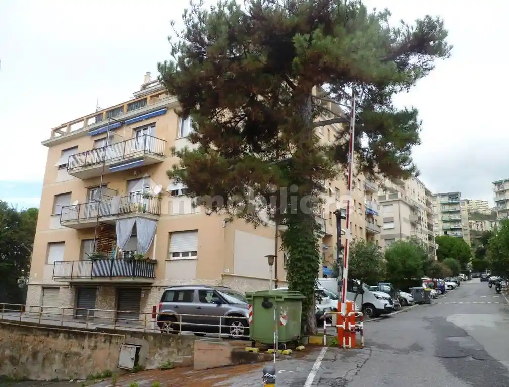 Appartamento in vendita a Genova
