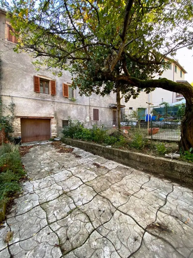 Appartamento in vendita a Esanatoglia