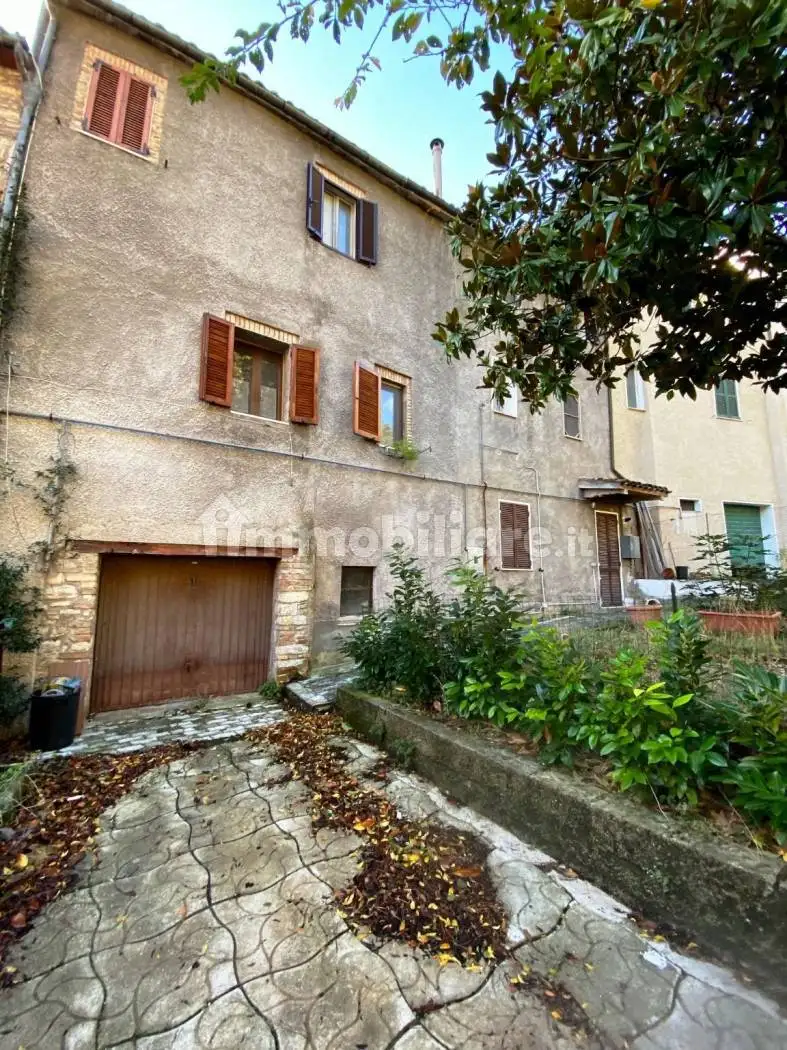 Trilocale buono stato, piano terra, Centro, Esanatoglia - foto 4