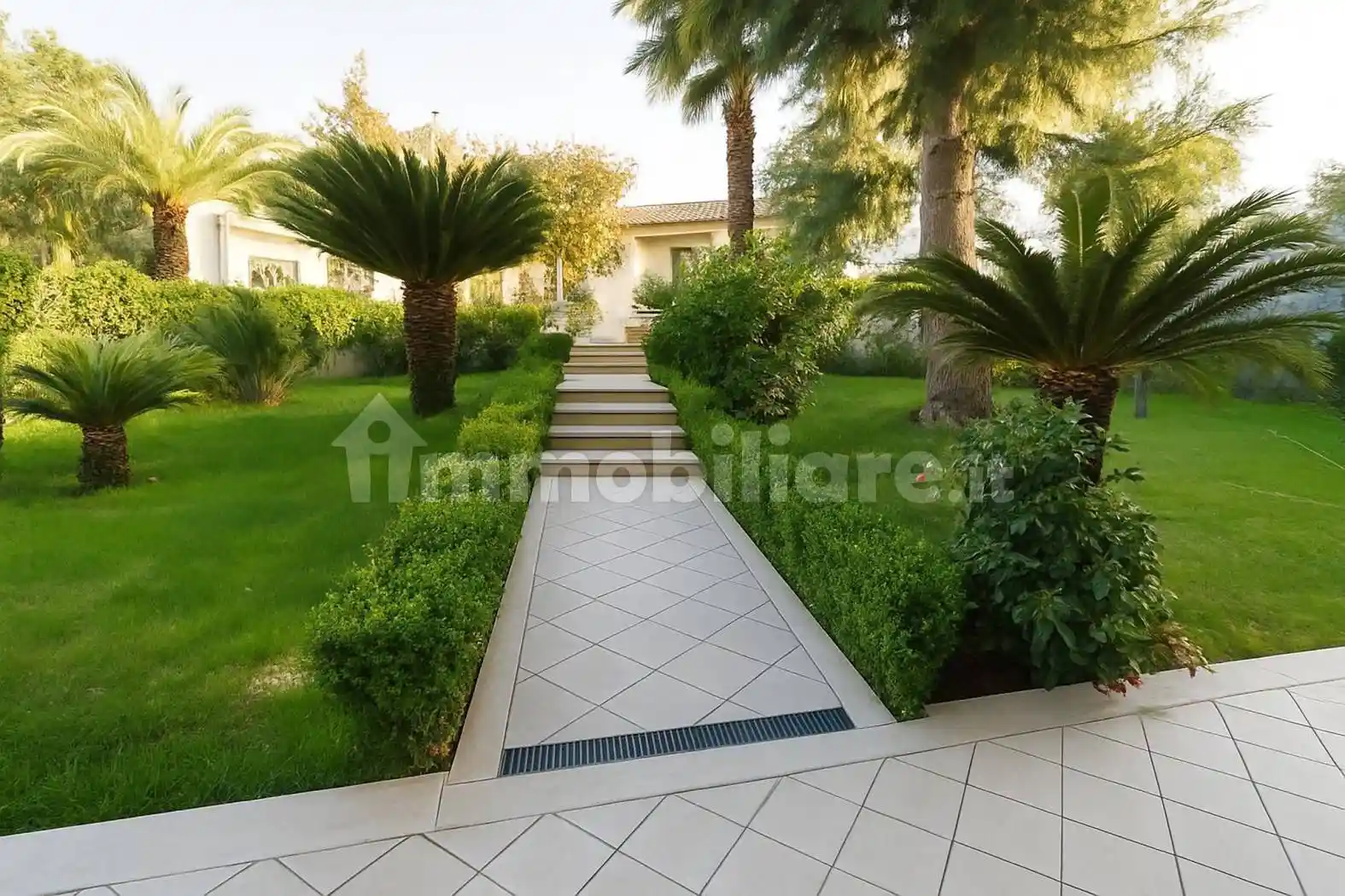 Villa unifamiliare via Le Quote 3, Centro, Roseto degli Abruzzi - foto 2