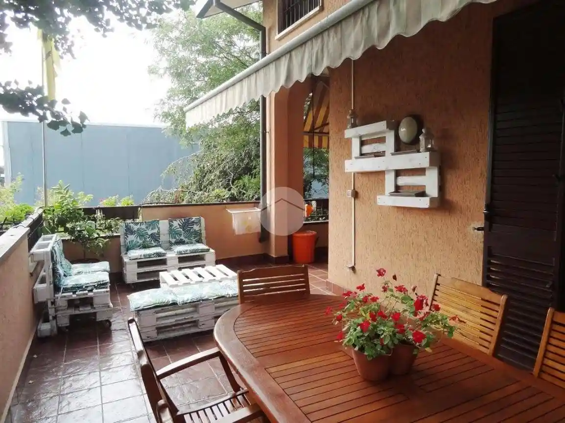 Villa in vendita a Pessano con Bornago