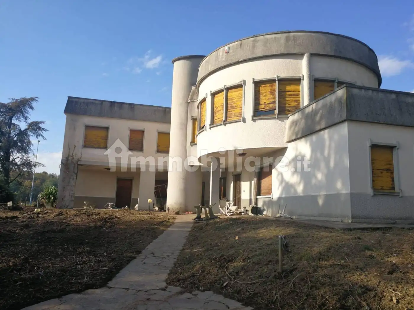 Villa in vendita a Pognano