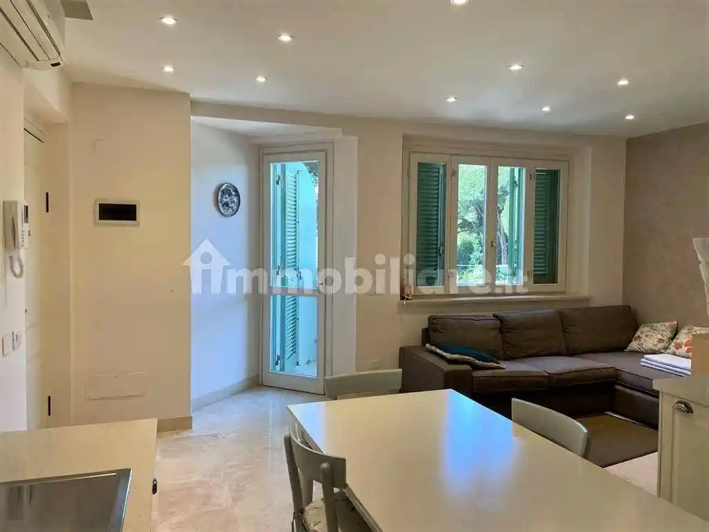 Appartamento in vendita a Montignoso