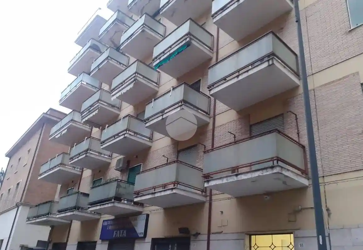 Quadrilocale via Monte Baldo 18, Centro Storico, Cosenza - foto 2