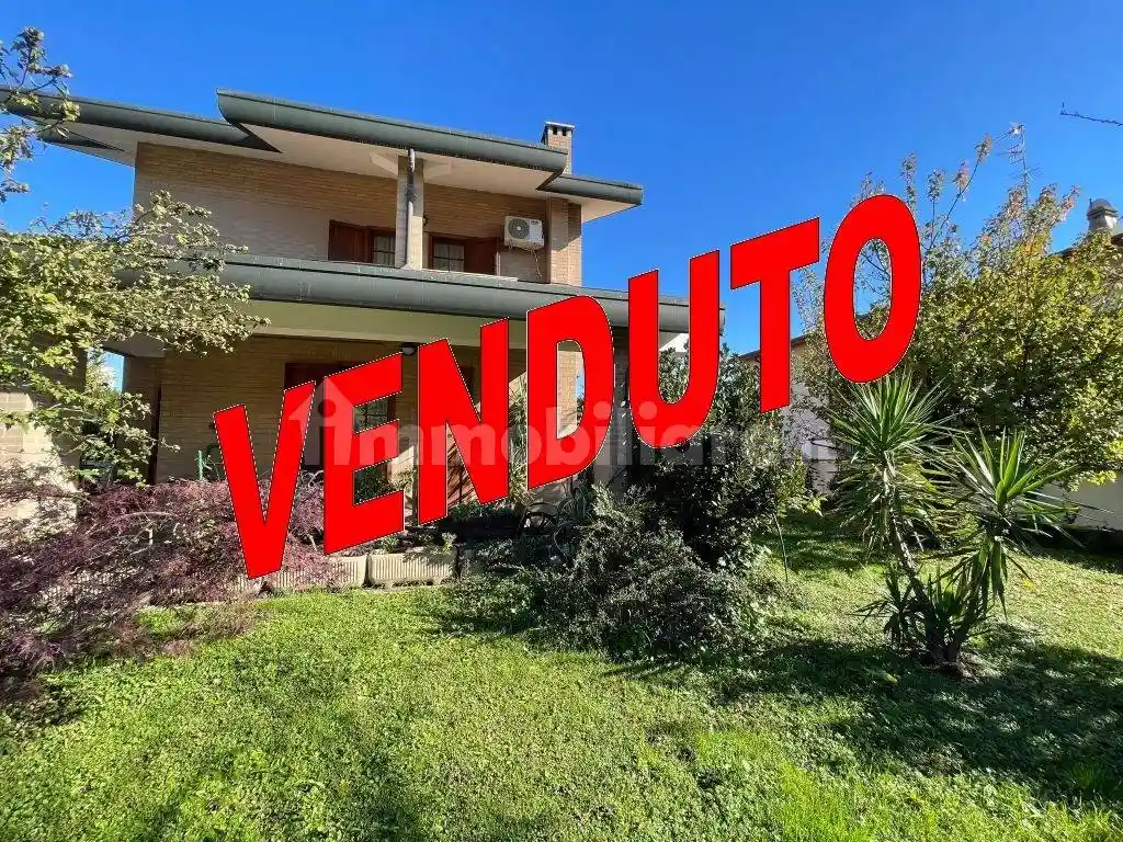 Villa in vendita a Cesate