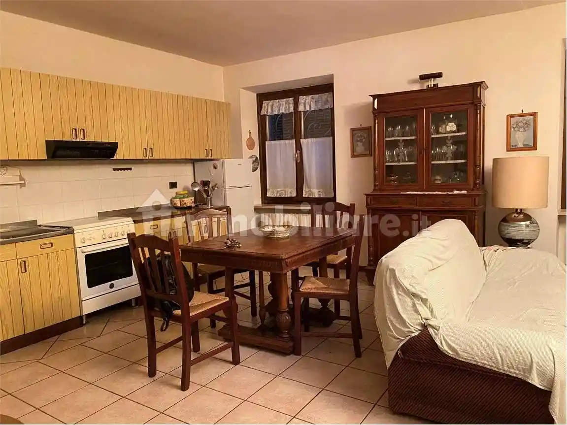 Casa indipendente in vendita a Ziano Piacentino