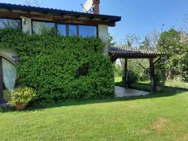 Villa in vendita a Gazzola