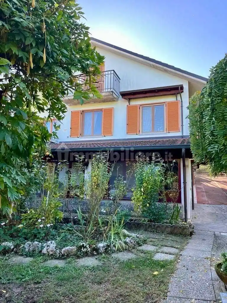Villa in vendita a Godiasco Salice Terme