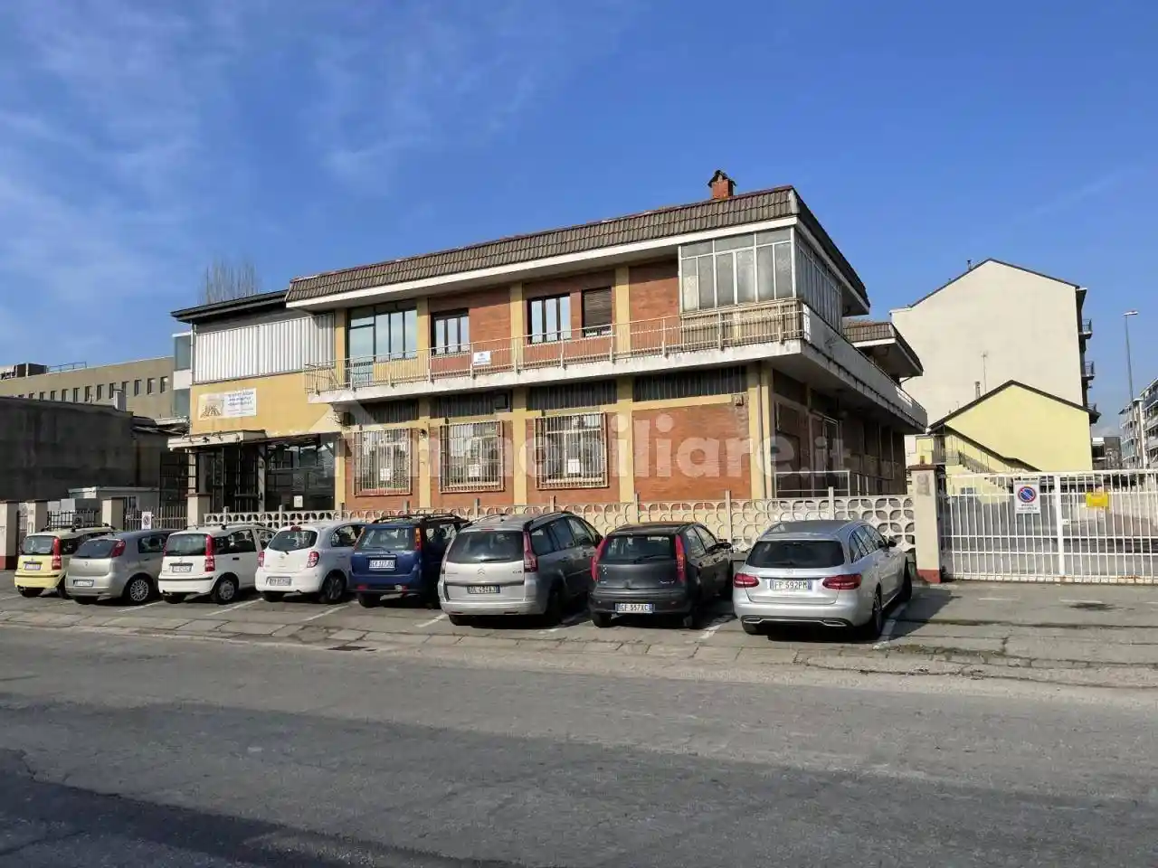 Palazzo - Edificio in vendita a Grugliasco