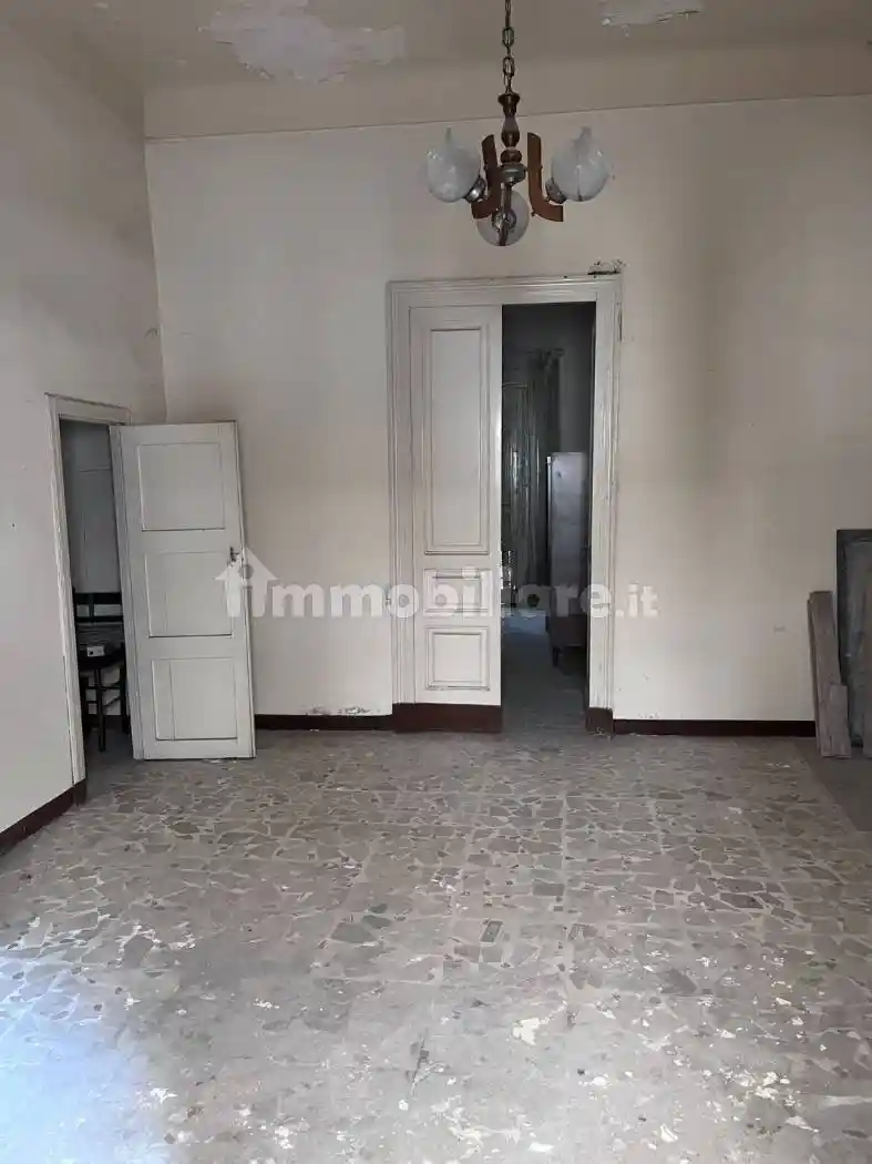 Appartamento in vendita a Regalbuto