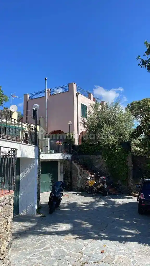 Villa in vendita a Celle Ligure