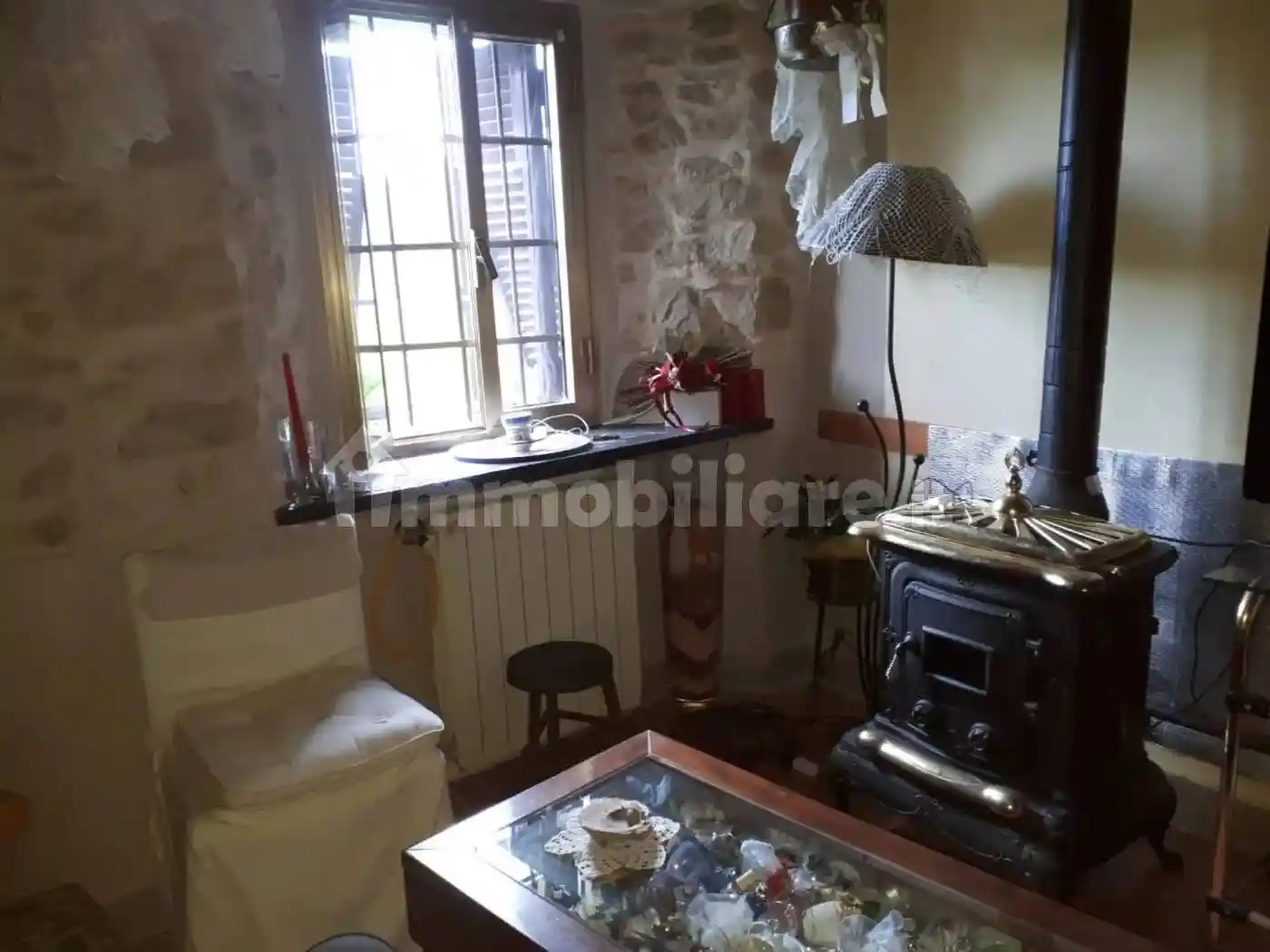 Casa indipendente in vendita a Villa Basilica