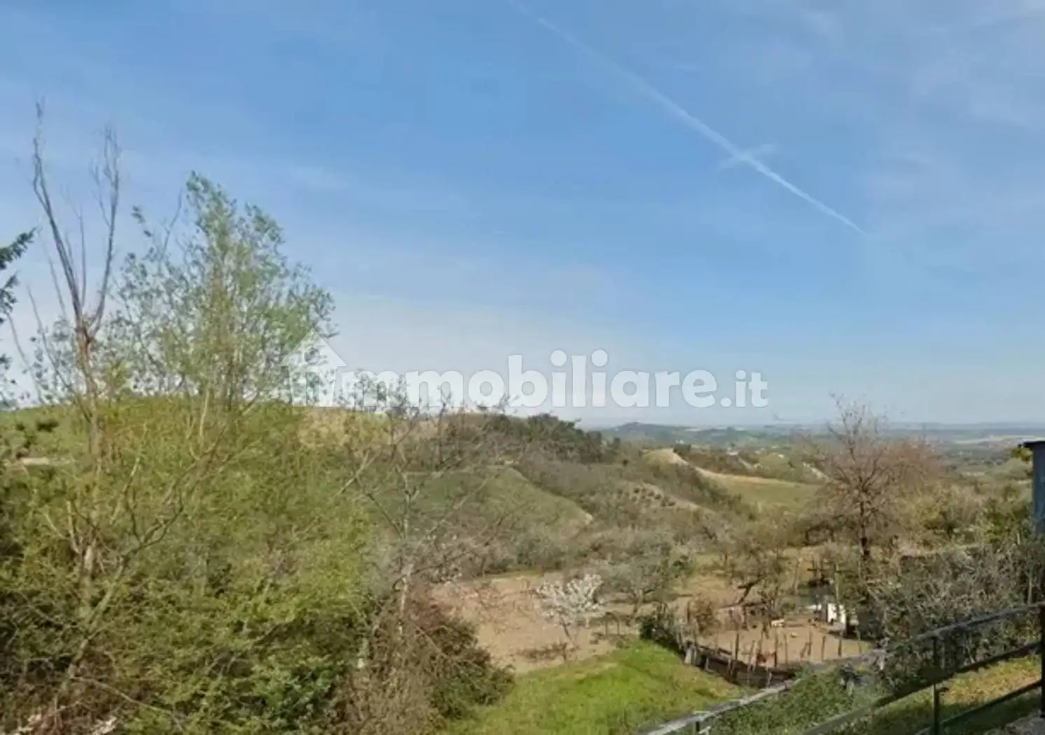 Casa indipendente in vendita a Montebello di Bertona