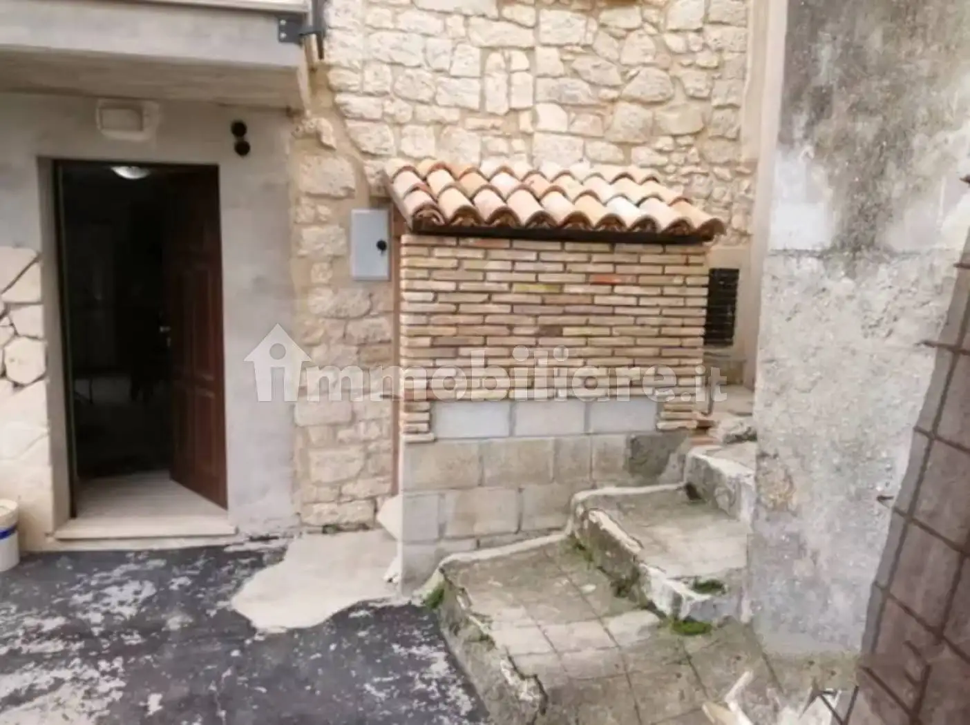 Casa indipendente in vendita a Abbateggio