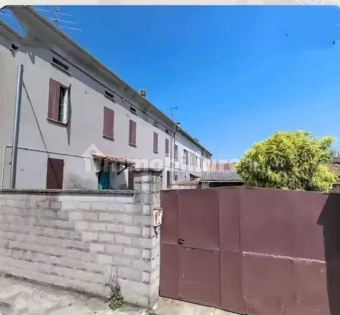 Casa indipendente in vendita a Viadana