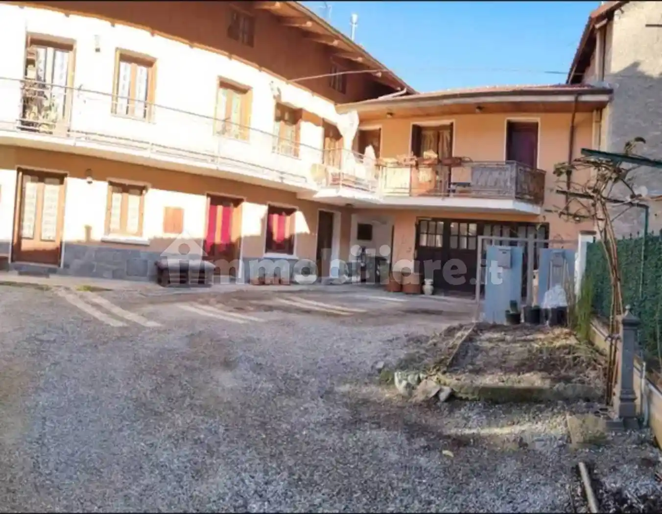 Casa indipendente in vendita a Vaie