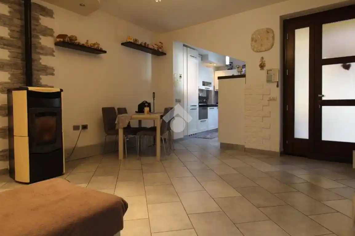 Appartamento in vendita a Divignano