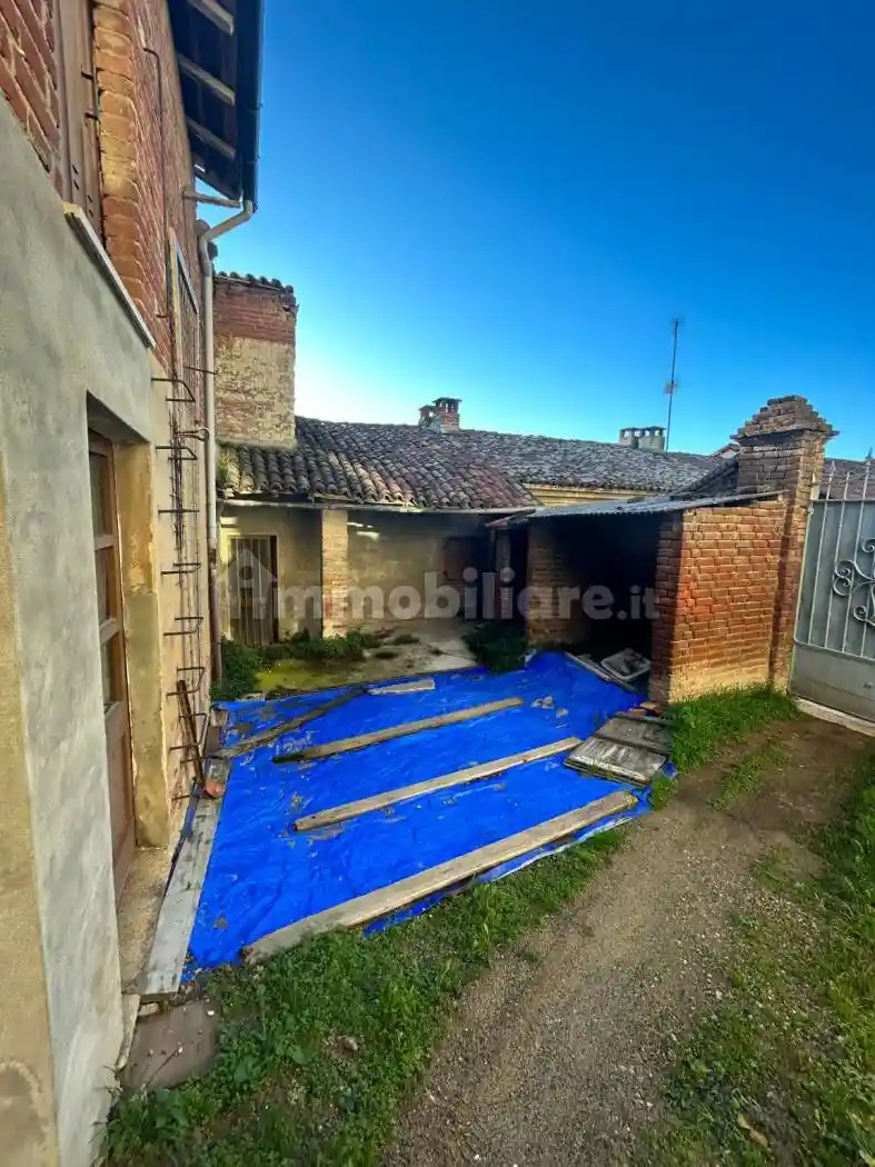 Terratetto unifamiliare 100 m², da ristrutturare, Centro, Viarigi - foto 2