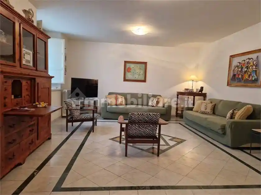 Appartamento in vendita a Viareggio