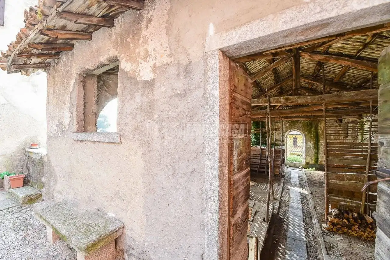 Rustico - Casale in vendita a Caslino d'Erba