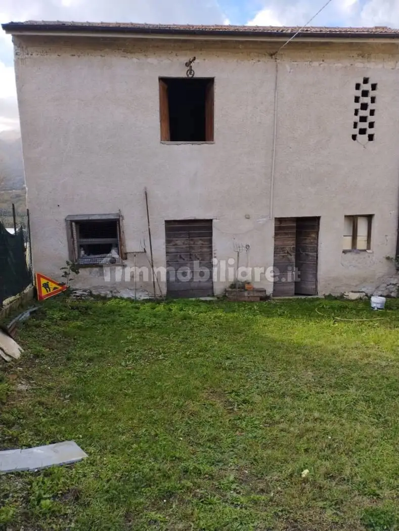 Casa indipendente in vendita a L'Aquila