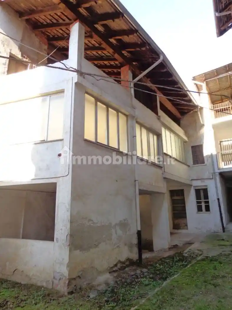 Casa indipendente in vendita a Borgosesia