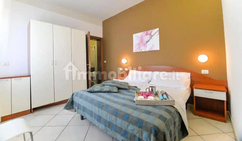 Palazzo - Edificio in vendita a Rimini