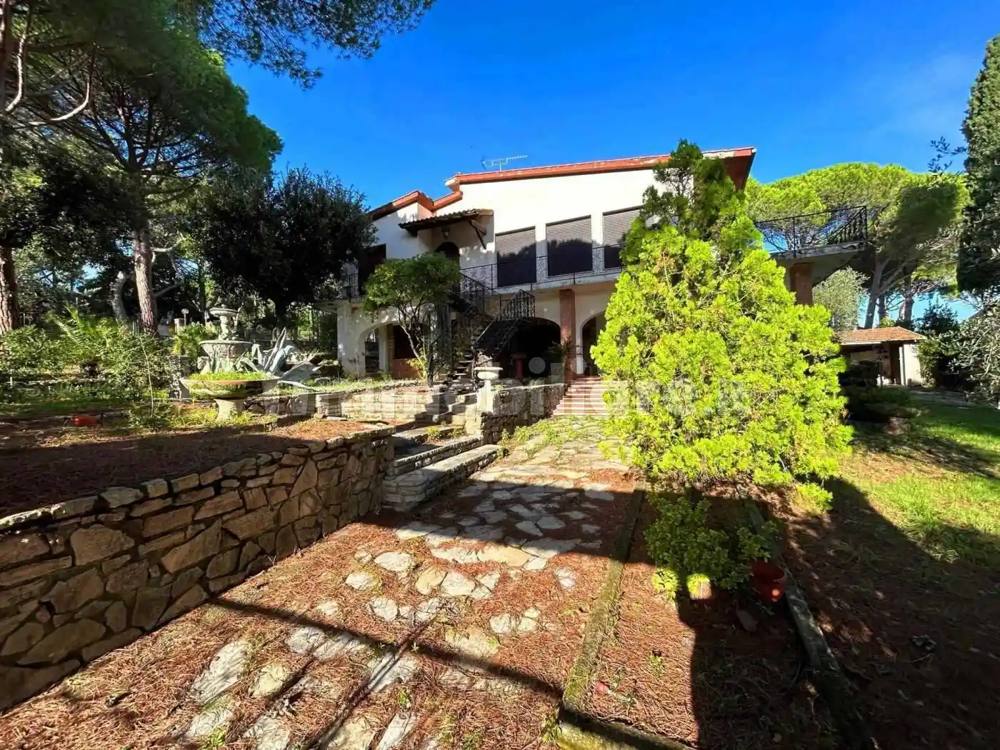 Villa in vendita a Rosignano Marittimo