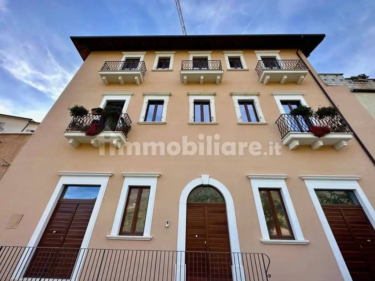 Appartamento in vendita a Ofena