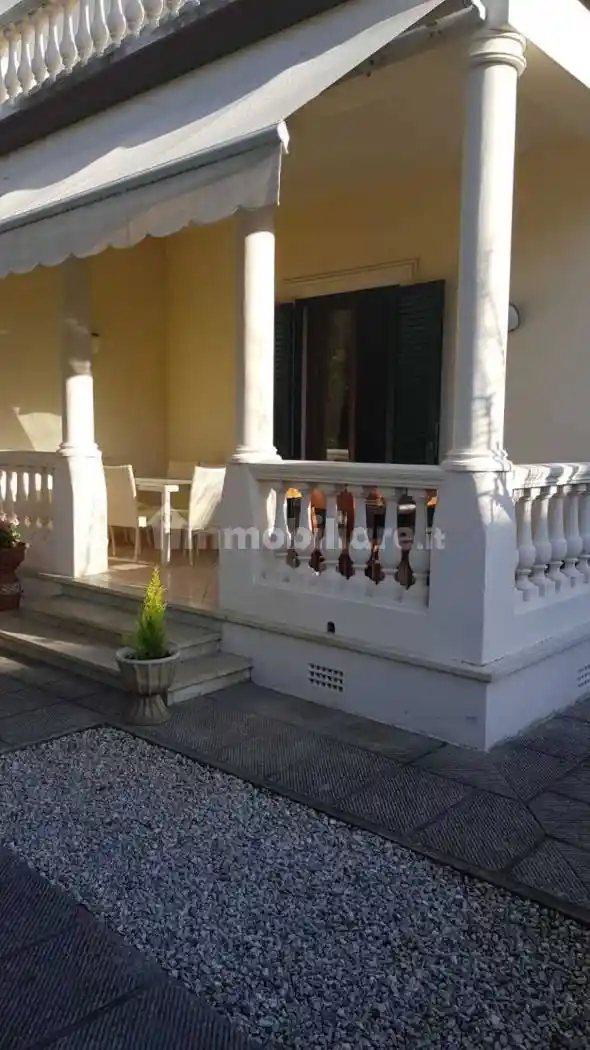 Villetta a schiera in affitto a Camaiore