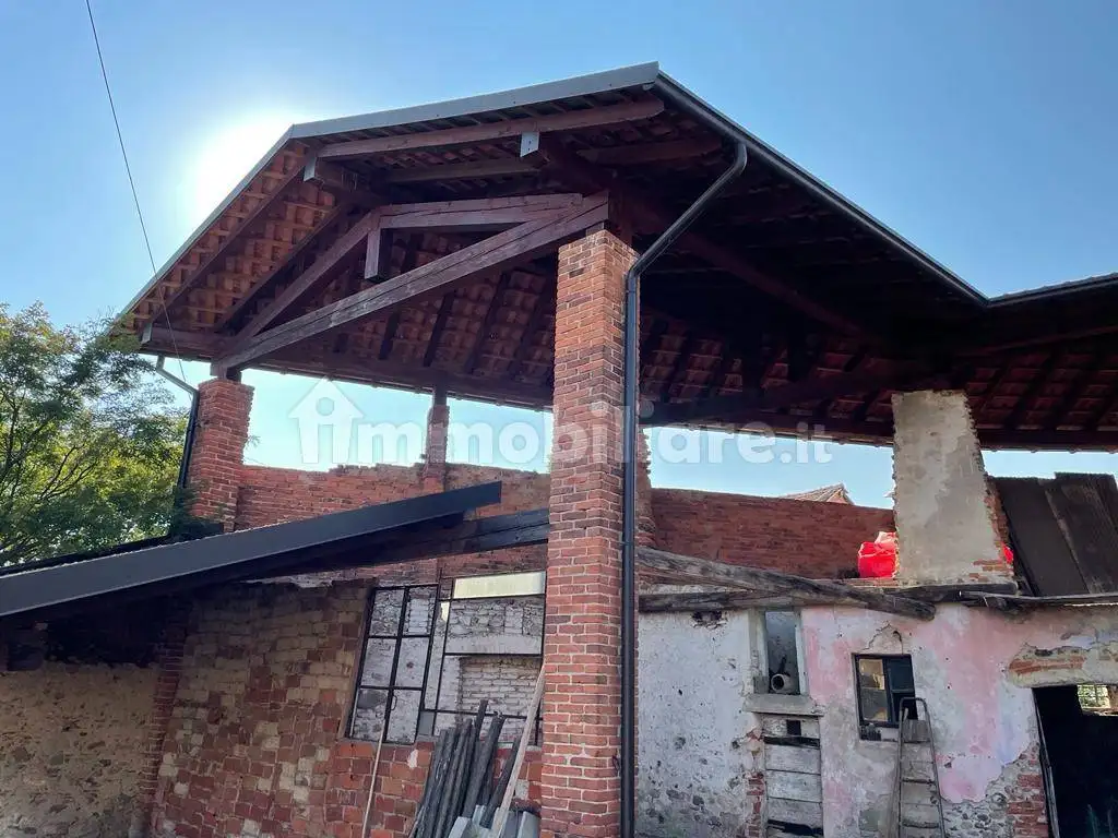 Terratetto plurifamiliare 235 m², da ristrutturare, Cavaglietto - foto 3