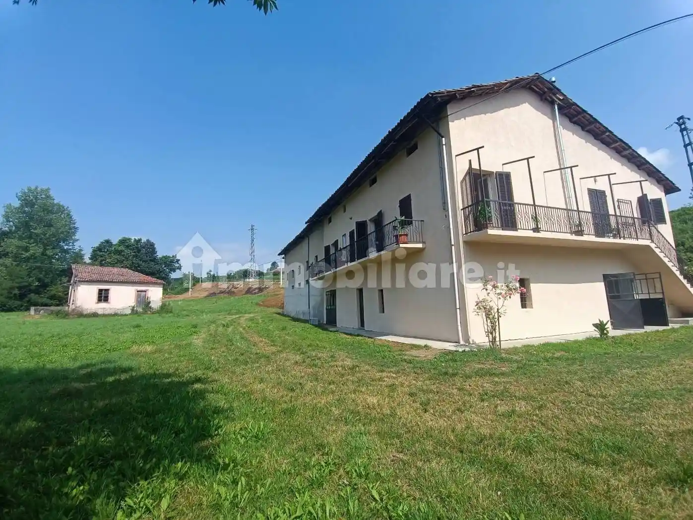 Rustico - Casale in vendita a Carrù