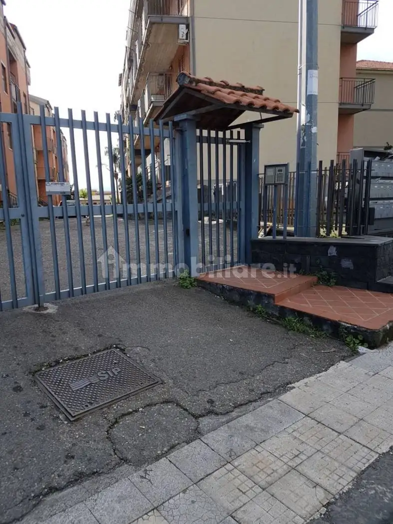 Appartamento in affitto a Fiumefreddo di Sicilia