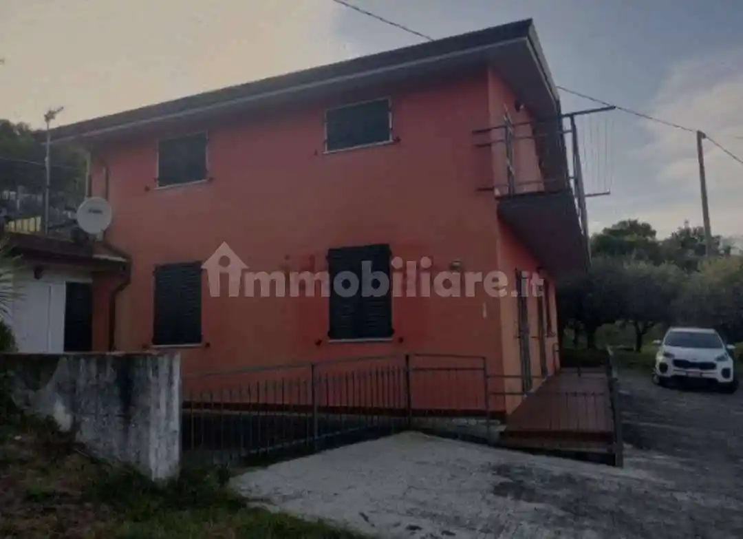 Villa in vendita a Sarzana