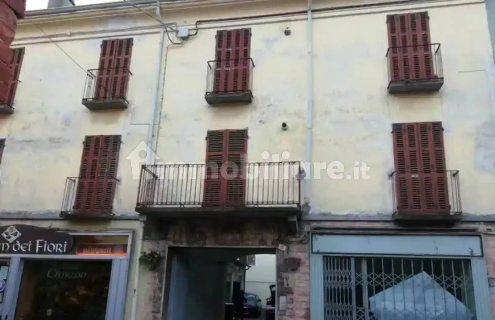 Palazzo - Edificio in vendita a Pont-Canavese