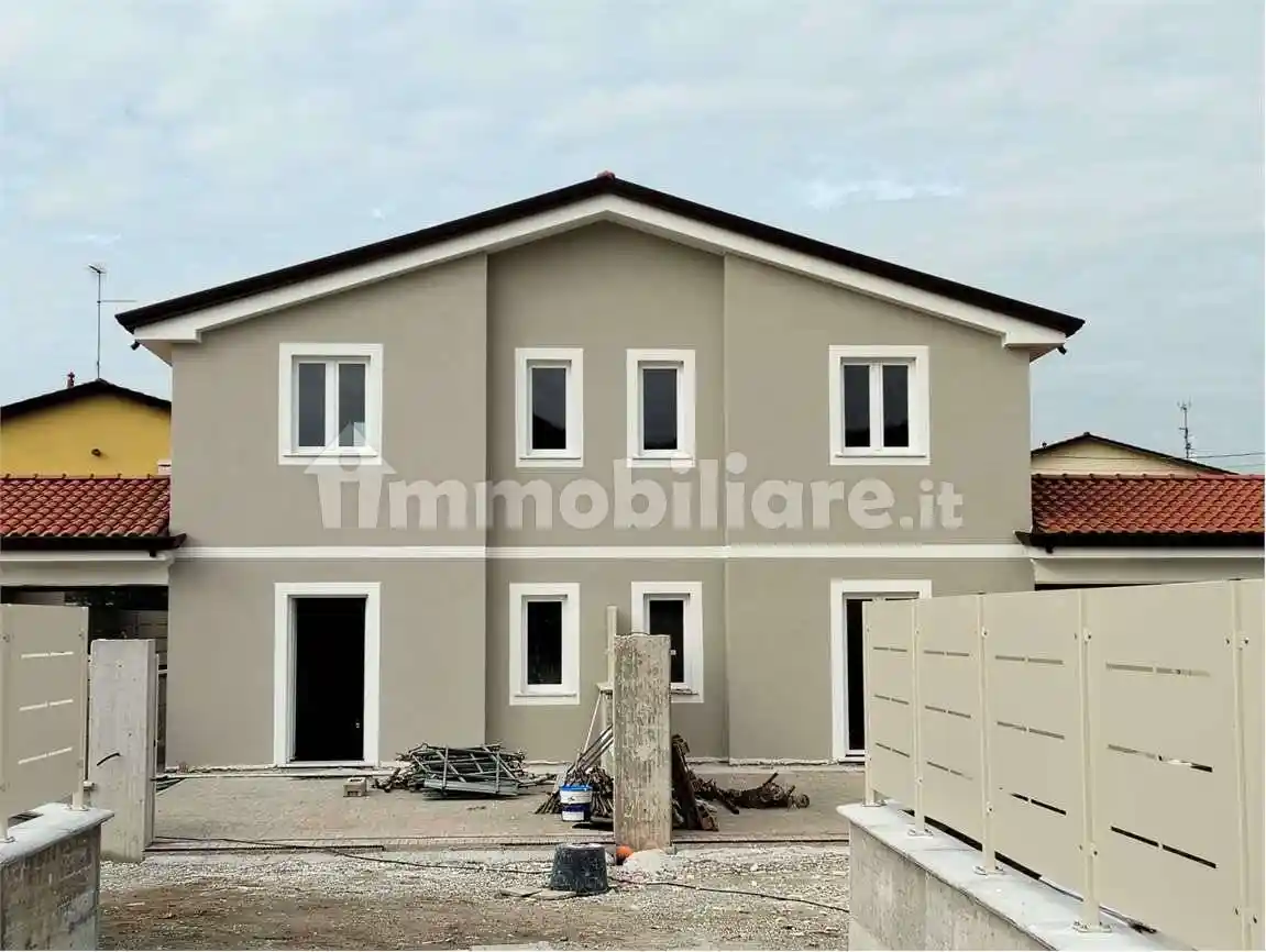 Villetta a schiera in vendita a Luni