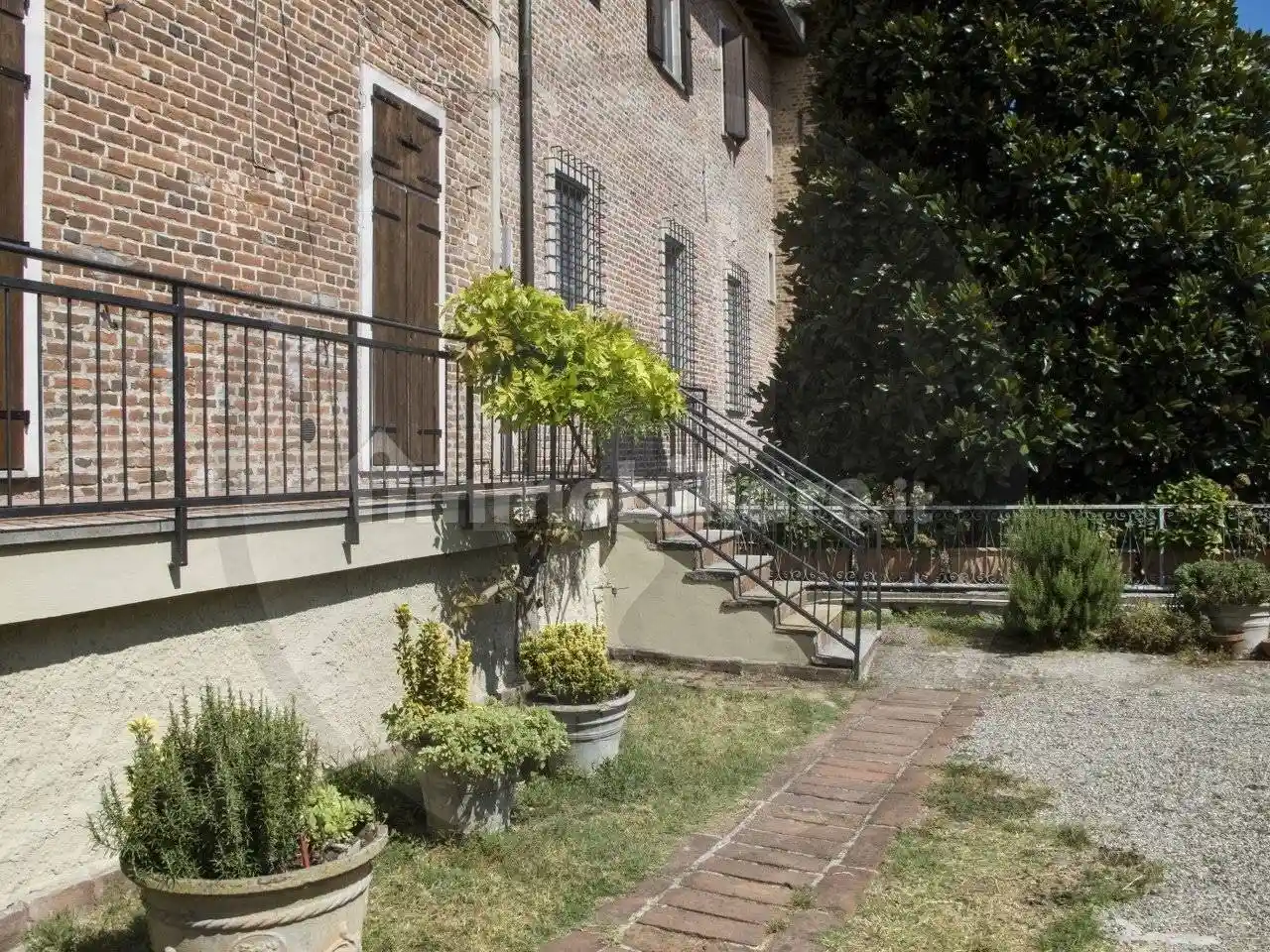 Palazzo - Edificio in vendita a Inverno e Monteleone