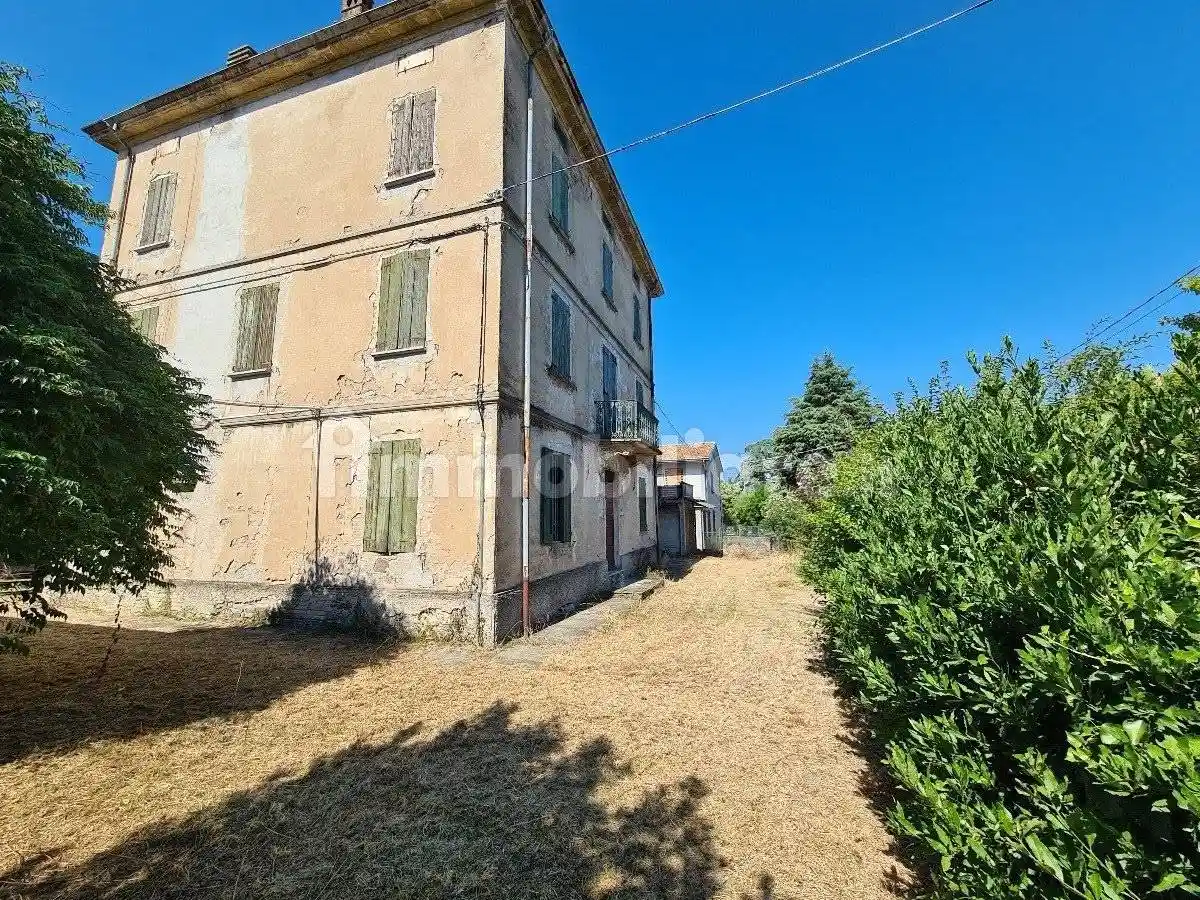 Villa in vendita a San Polo d'Enza