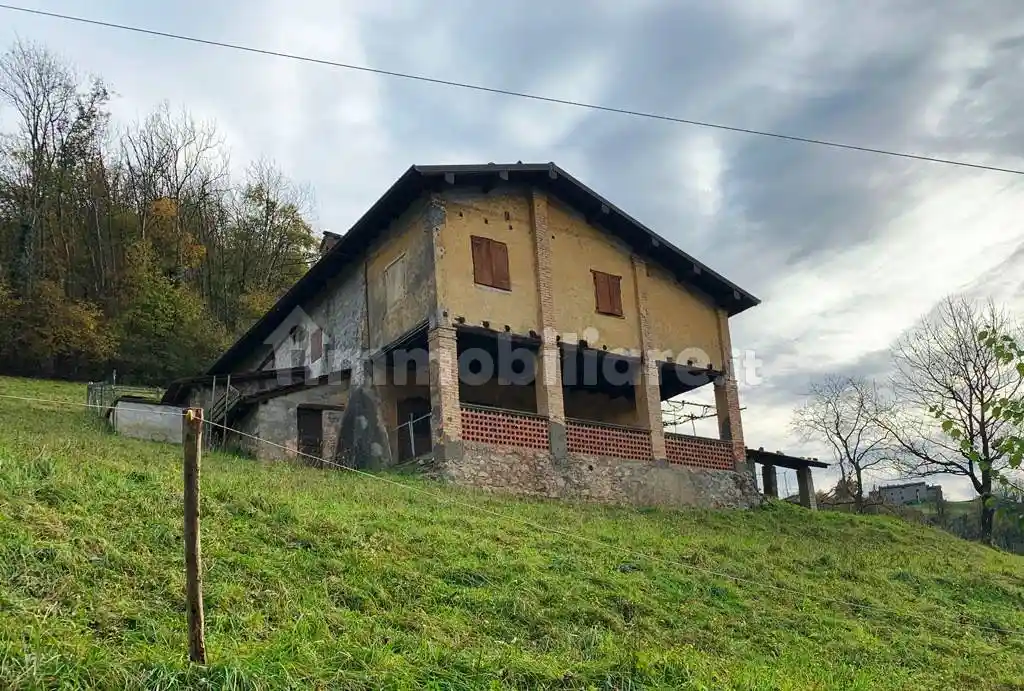 Rustico - Casale in vendita a Gandino