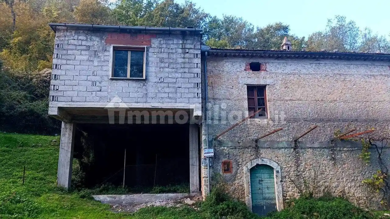 Rustico - Casale in vendita a Fontechiari