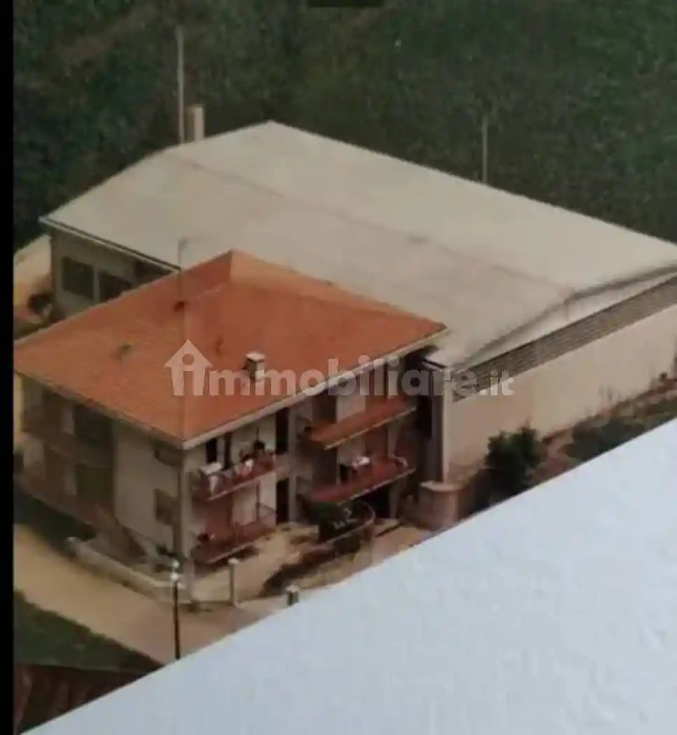 Rustico - Casale in vendita a Borgomanero